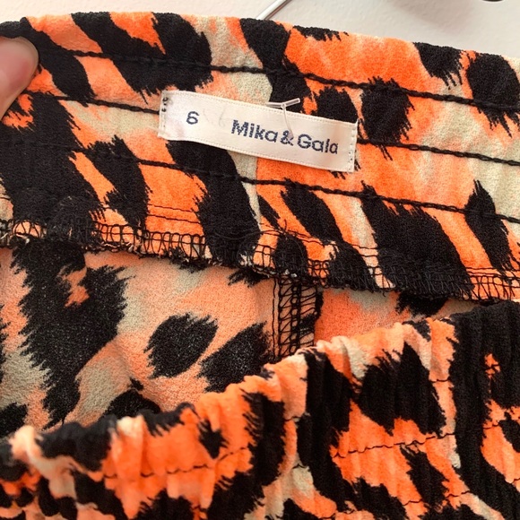 LF LEOPARD ORANGE NEON TAPERED PANTS / MIKA & GALA - Picture 2 of 3